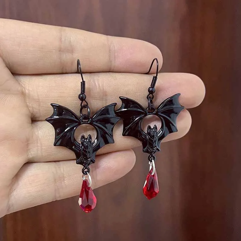 Women'S Vampire Accessories - Gothic Vampire Bat Earrings For Women