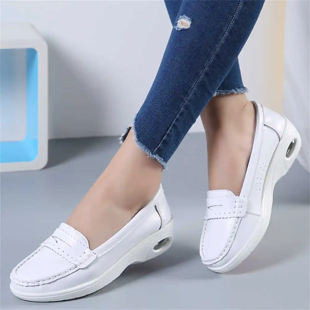 Thick Sole Slipon White Traine - Women Accessories Shop Name Ideas recensie en prijs
