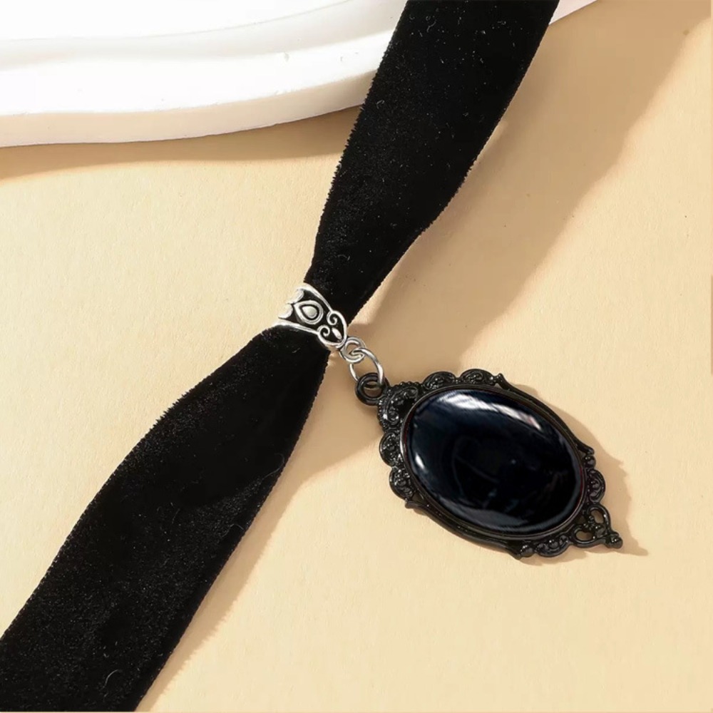 Gothic Vampire Cameo Pendant C - Women'S Vampire Accessories recensie en prijs