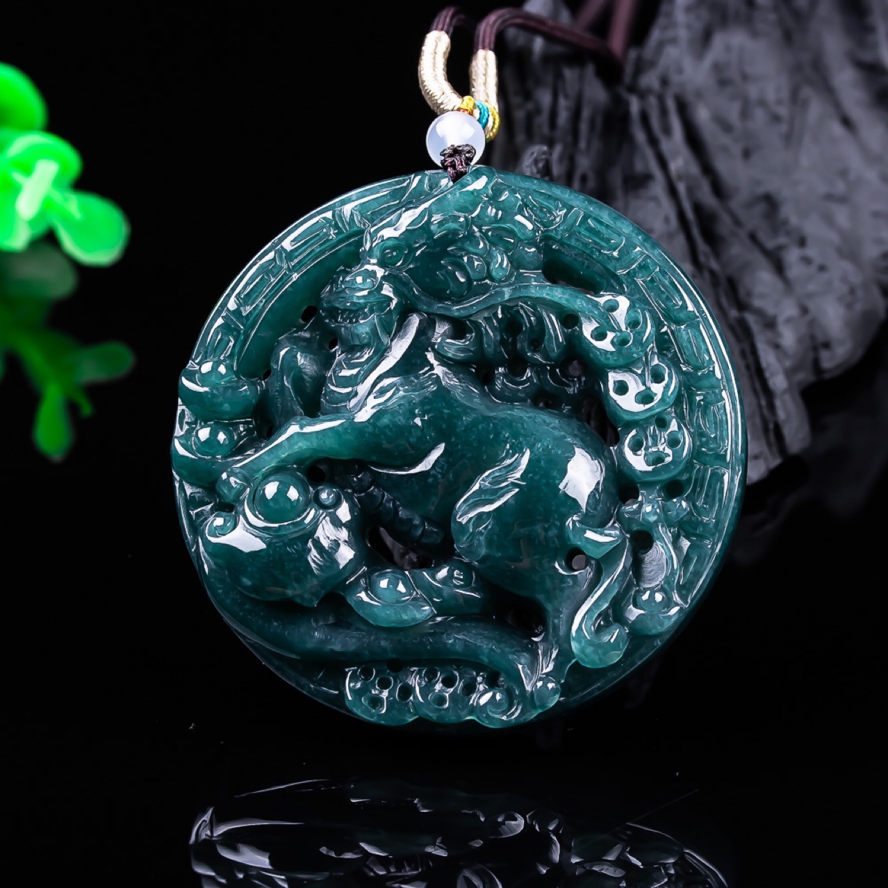 Burmese Jadeite Dragon Pendant - Women'S Accessories recensie en prijs