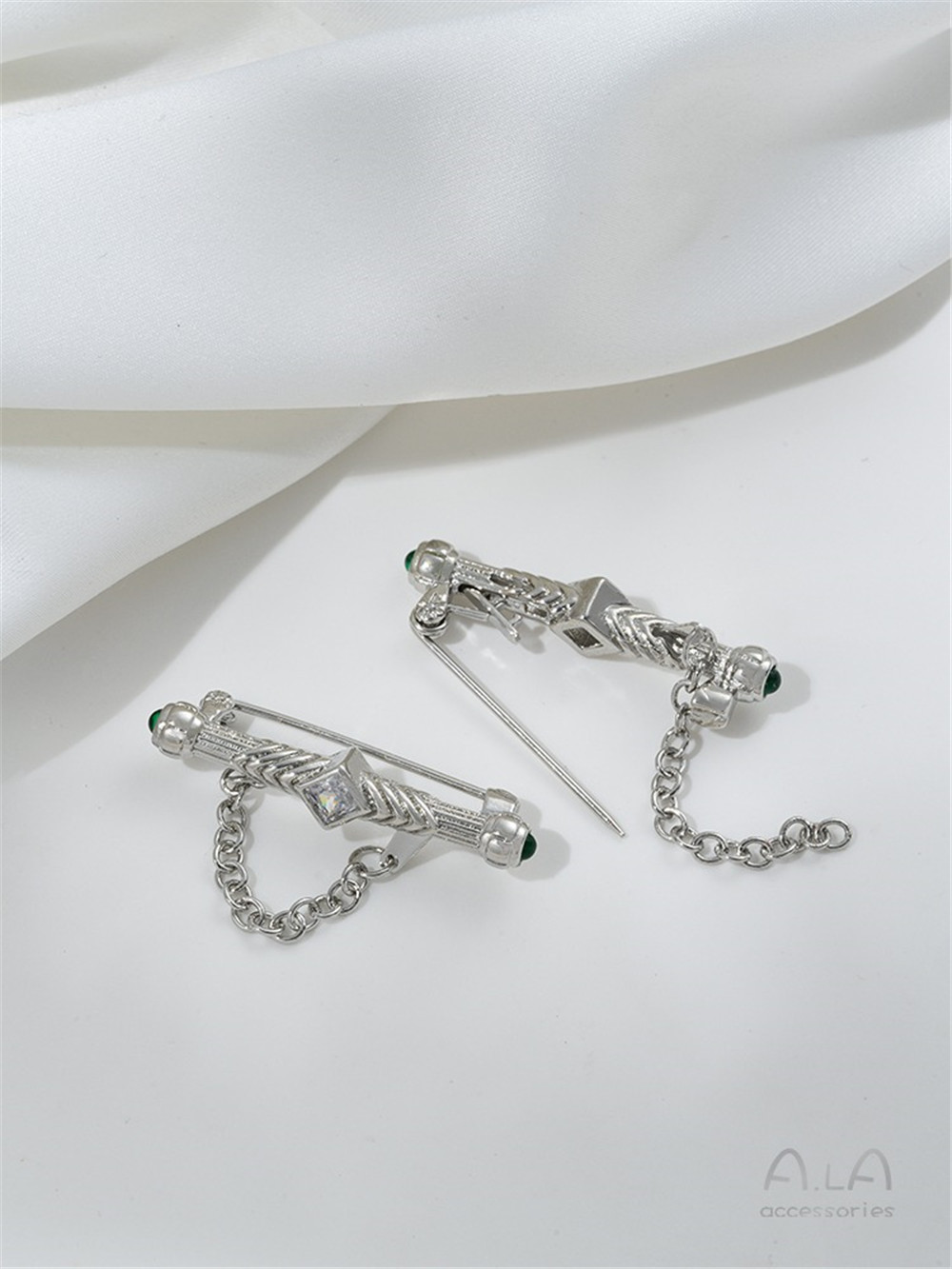 14K Gold-Color Engraved Zircon - Brooch Pin Gold recensie en prijs