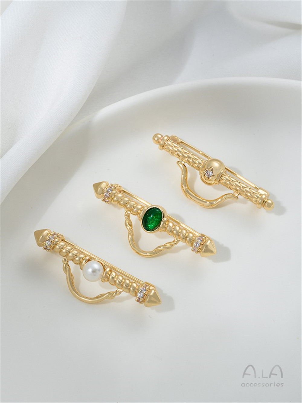14K Gold-Color Engraved Zircon - Brooch Pin Gold recensie en prijs
